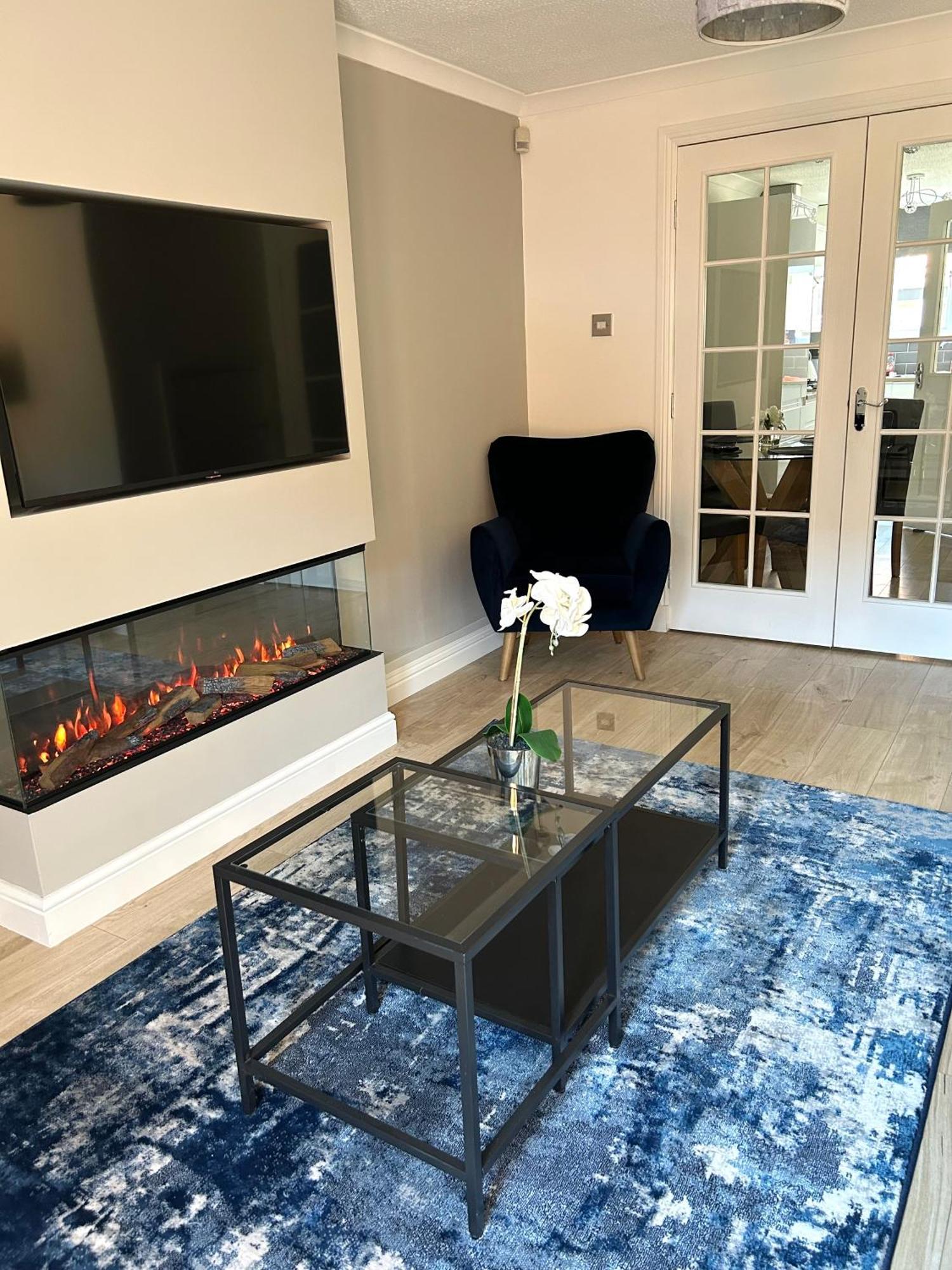 3 Bedroom - 2 Bathroom Townhouse In Corstorphine Near Murrayfield Stadium - Direct Bus To Edinburgh City Centre In 20 Minutes - Two Private Parking Spaces - Private Sunny Garden - Recently Refurbished Kültér fotó