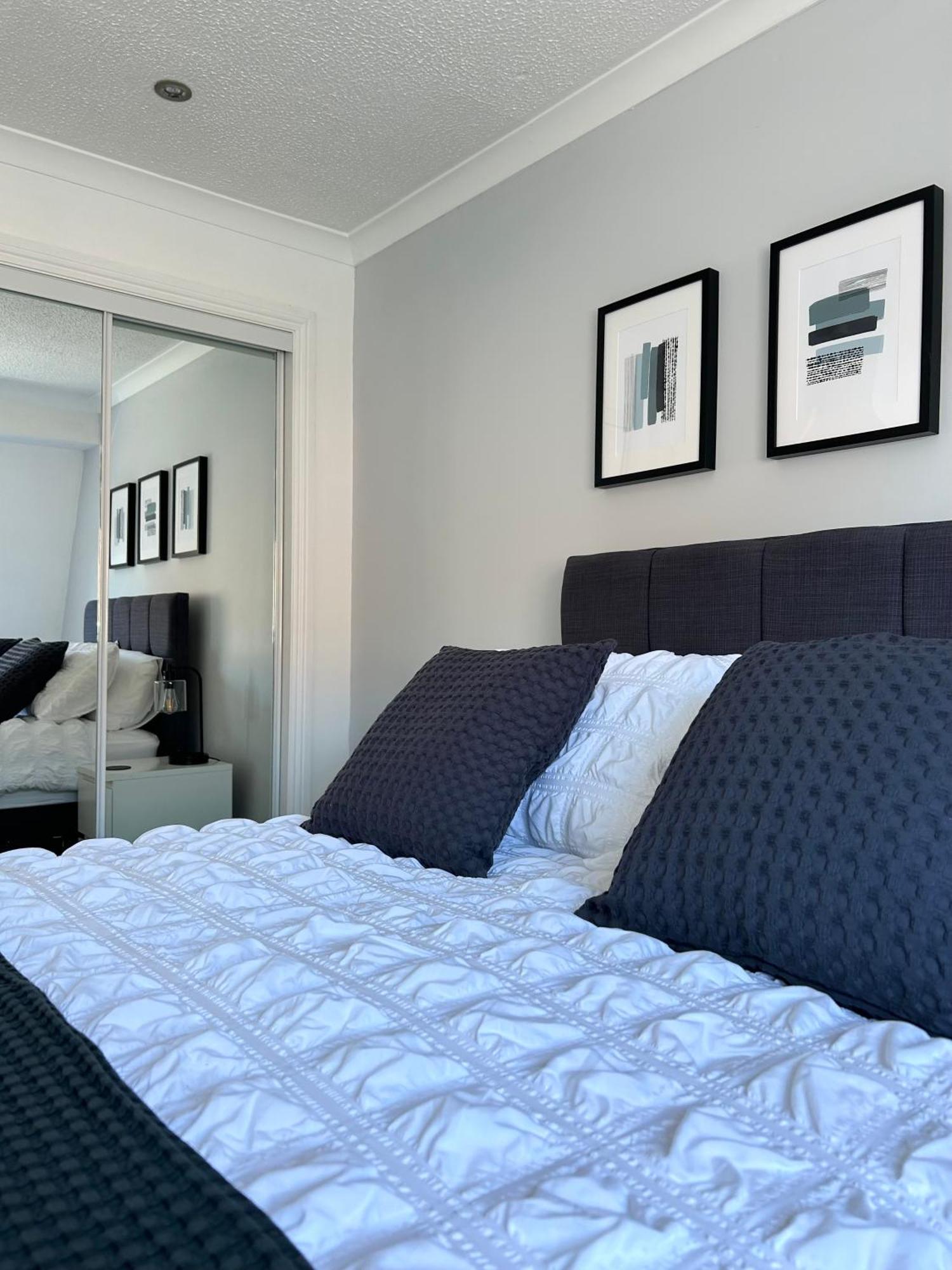 3 Bedroom - 2 Bathroom Townhouse In Corstorphine Near Murrayfield Stadium - Direct Bus To Edinburgh City Centre In 20 Minutes - Two Private Parking Spaces - Private Sunny Garden - Recently Refurbished Kültér fotó